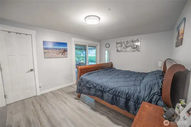 King size bed