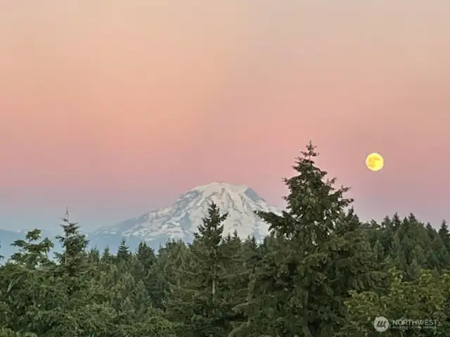 One more picture! The full moon next to Mt. Rainier.