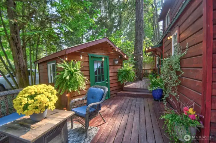 FRONT DECK