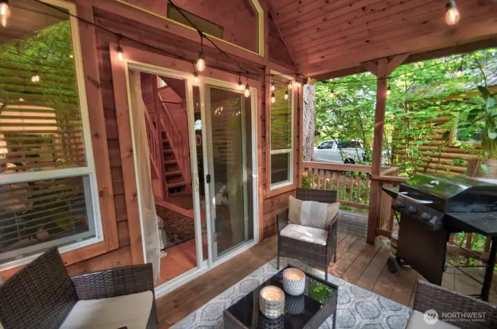 COVERED PORCH
