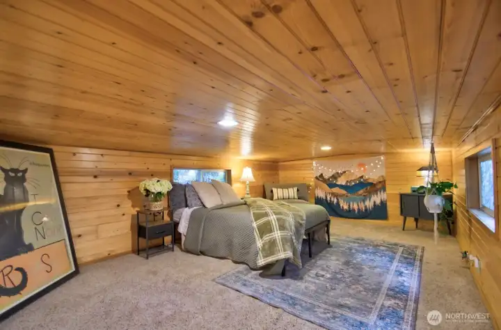 UPSTAIRS LOFT