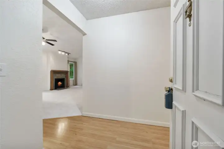 Welcome home to this inviting Fairwood condo