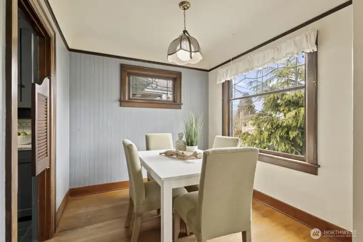 Host dinner parties and holiday gatherings in the formal dining space.