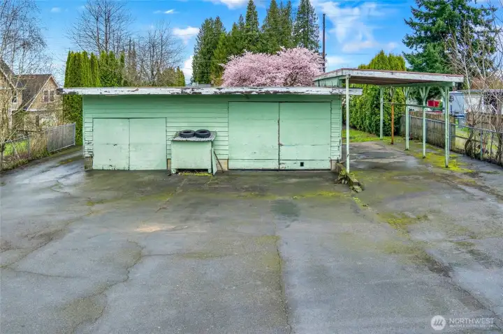 Massiver 120+sqft detached garage + shop with power.  If you have RV's and Boats - this is the ideal place to call home.  Lots of room for all the toys, multiple company trucks or an 18-wheelers, also known as tractor-trailers or semi-trucks.