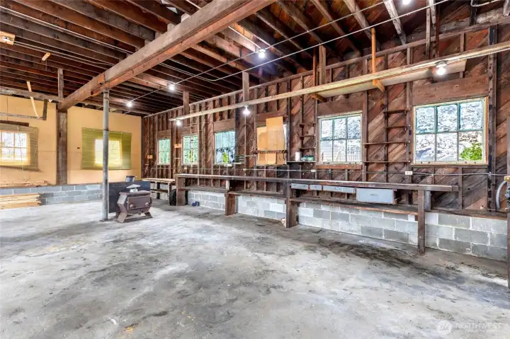 High-output lighting that ensures a bright workspace at any hour.