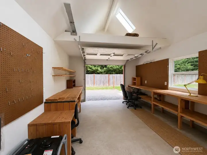 Spacious and air. Spacious and air.