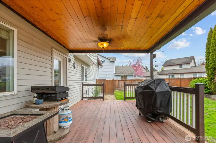 Gorgeous back deck with ceiling fan for entertaining year round!