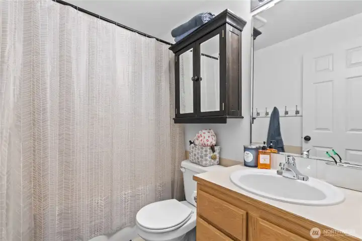 Full Guest bathroom upstairs