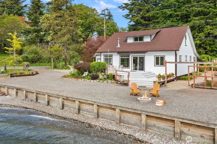 Check out this darling beach bungalow with oodles of vintage charm!