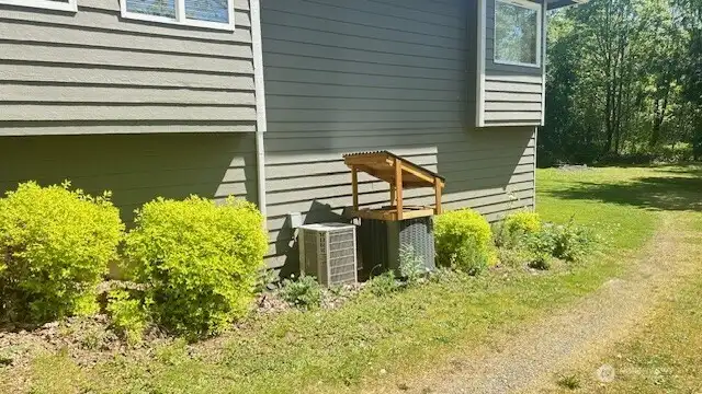 Separate Central Air for the main level and the lower level Separate Central Air for the main level and the lower level