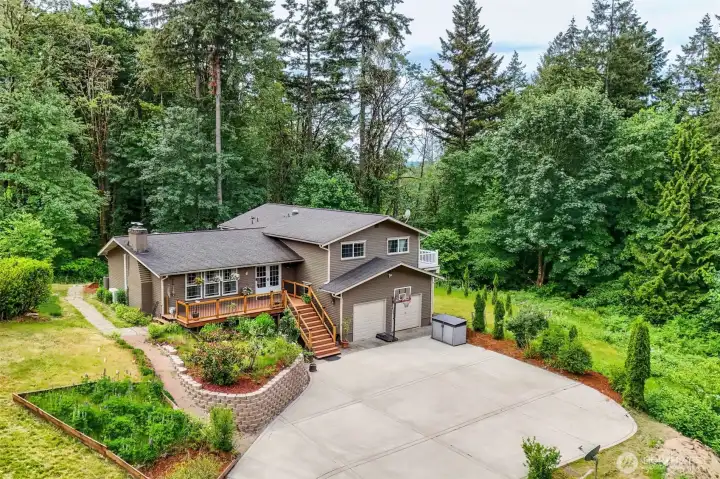 Gorgeous setting offering privacy and room for all!