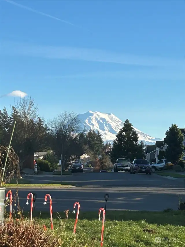 Spectacular Mountain view from front room