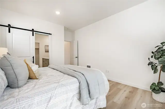 Photos shown are of a similar floor plan previously built in a different neighborhood (The Ridge in Blaine). Finishes and features may vary. Some items pictured reflect buyer-selected upgrades which are not included in the base price and may be added at an additional cost.