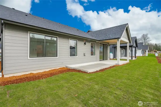 Photos shown are of a similar floor plan previously built in a different neighborhood (The Ridge in Blaine). Finishes and features may vary. Some items pictured reflect buyer-selected upgrades which are not included in the base price and may be added at an additional cost.