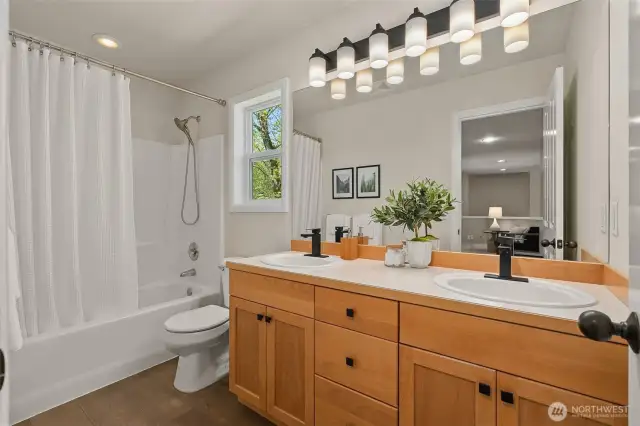 Double sink hall bath