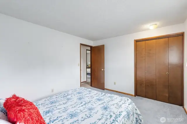 Bedroom 2 - main Floor