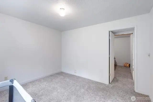Lower level Office or 2nd primary - no closet