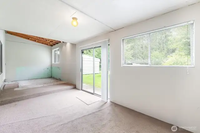 Sun room - slider off of the rec room