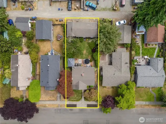 The large bonus building adds a lot of living space to this cute house.