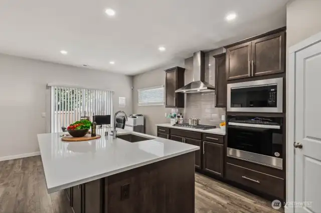 Photos are for representation only.  Features, colors and selections may differ from photograph. See site agent for details.