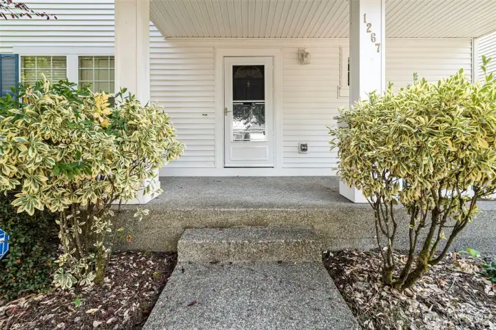 This will be a fun porch to decorate each season