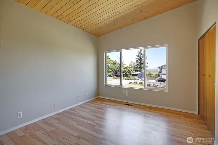 Main floor guest room.