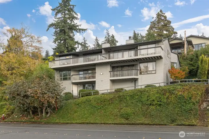 This unit is the northerly unit (left) with the studio apartment below.