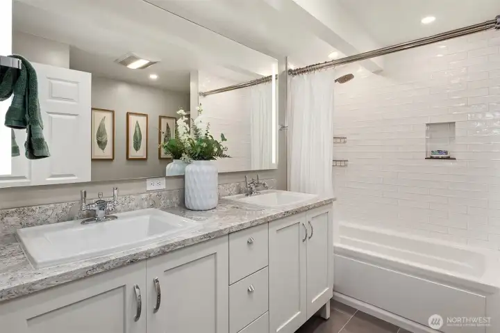 Ensuite bath with heated tile floors