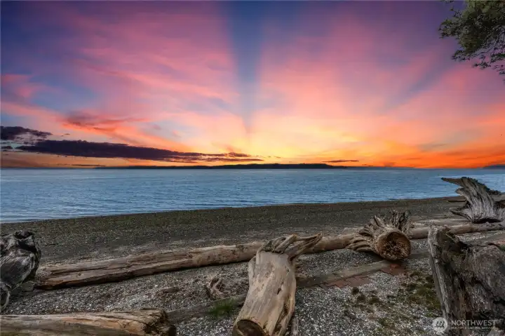 Enjoy the sunset and water views!