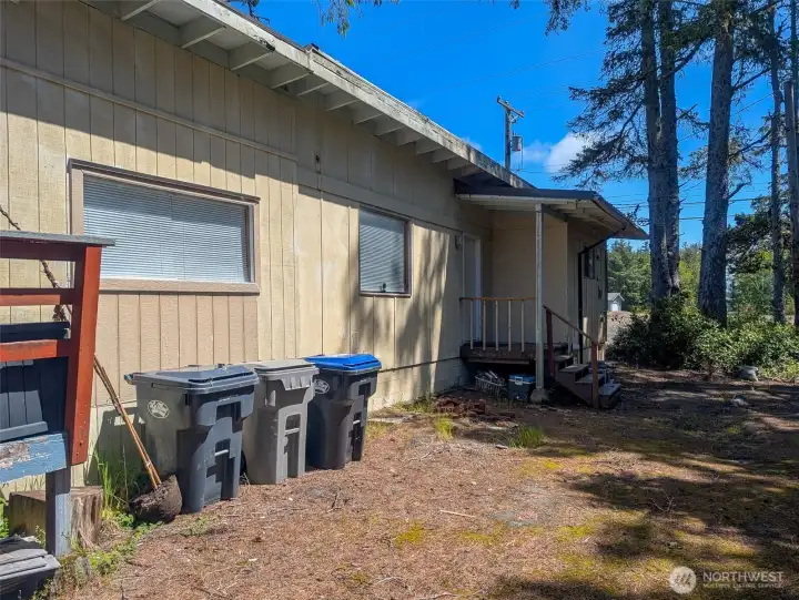 811 sq feet