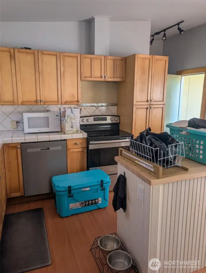 Lots of Cabinet space