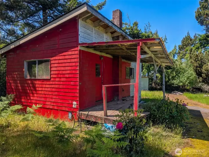 Little Red House 480 sq ft