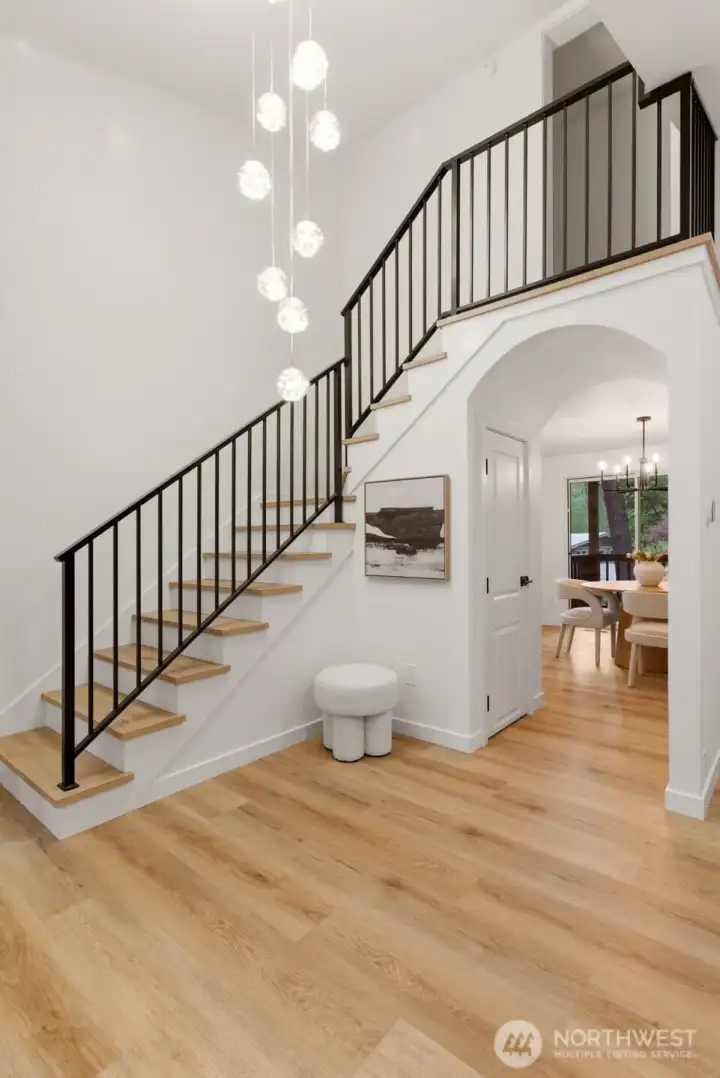 Gorgeous Entry