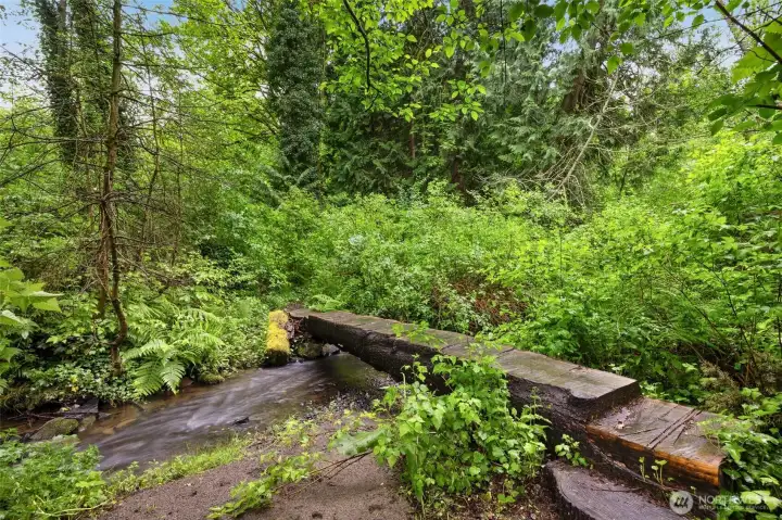 Scenic natural surroundings create a peaceful Pacific Northwest escape.