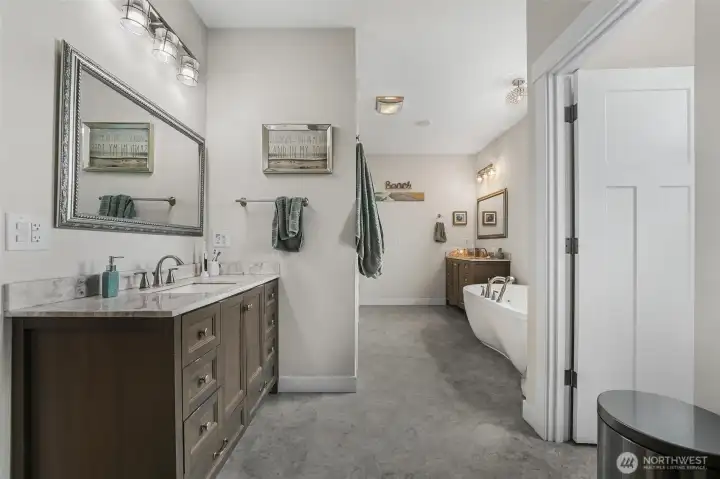 Primary bathroom with walk-in Closet. Primary bathroom with walk-in Closet.
