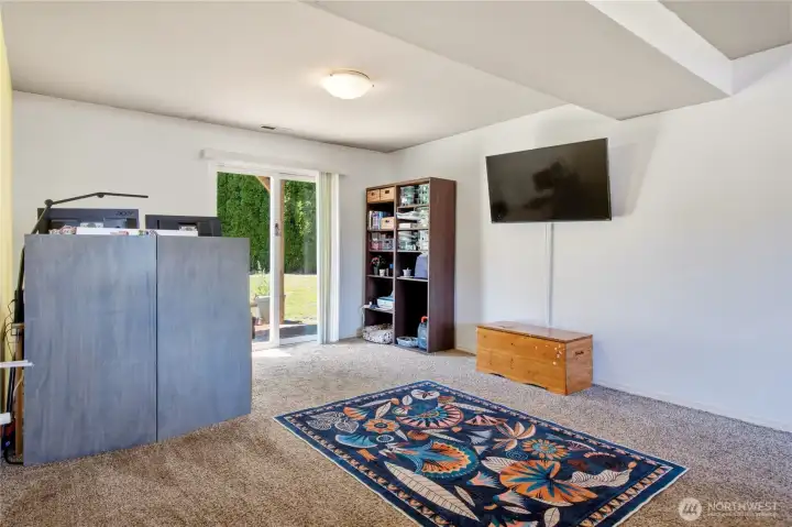 The downstairs is also used as an office. The downstairs is also used as an office.