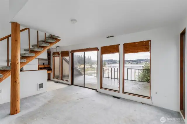 Casita Living room with loads of view windows