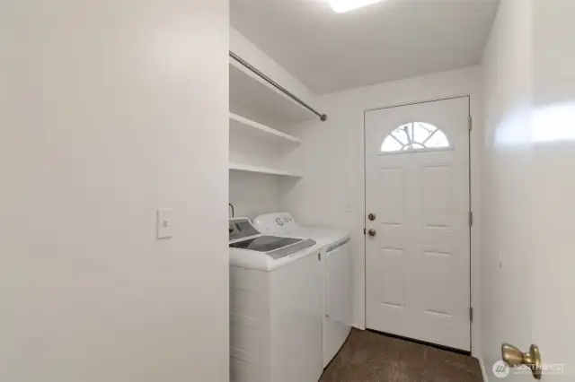 Utility Room - washer and dryer stay