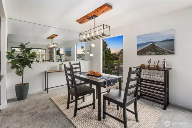 Dining Room / Sunset View!