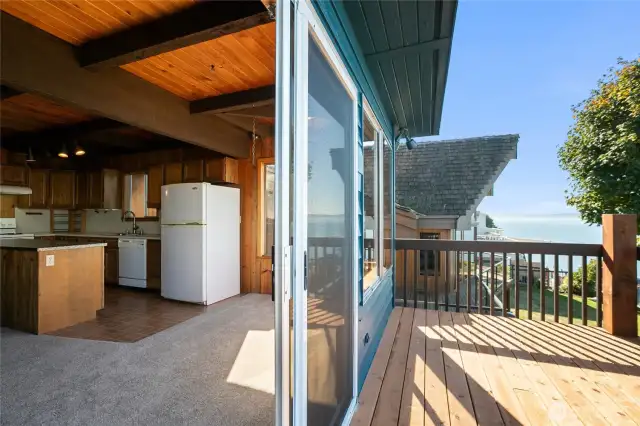 180-degree views from every floor