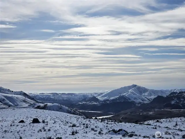 Winter views to the South.
