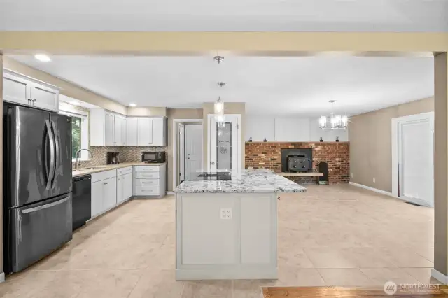 Kitchen & dining room