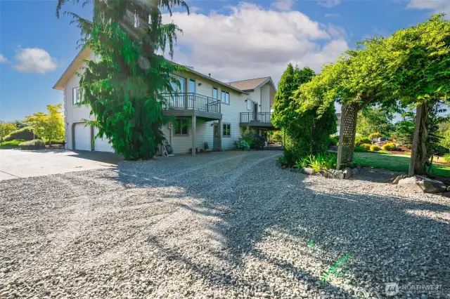 Whether you’re hosting a gathering or welcoming overnight guests, this generous drive and parking area easily accommodates RVs, trailers, and more.