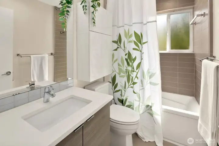 Downstairs full bathroom