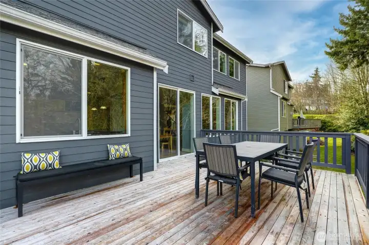 Deck off the kitchen that overlooks the backyard