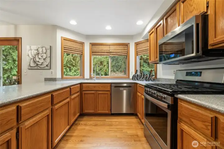 Veiws to the backyard.