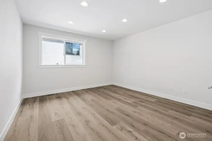 Second floor bonus room. Great for a second office, media room, or informal gathering space.