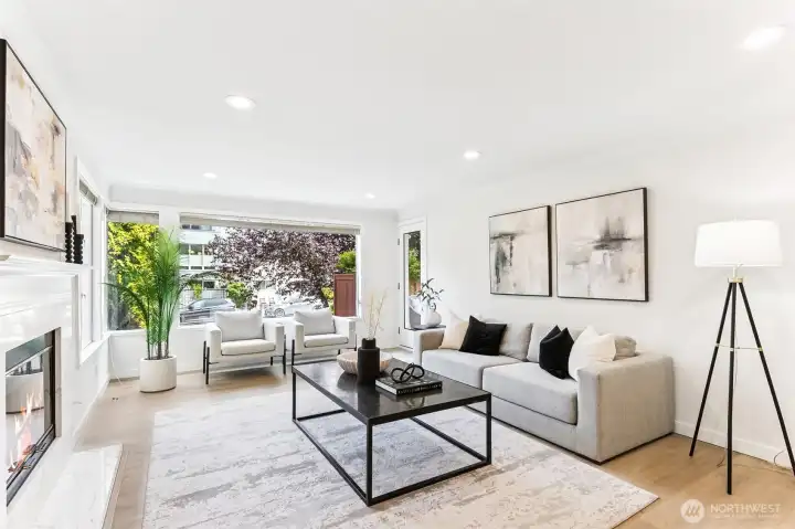 Light, bright and completely renovated...