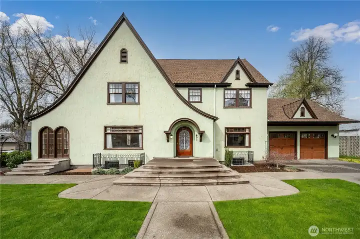Timeless Tudor built in 1918