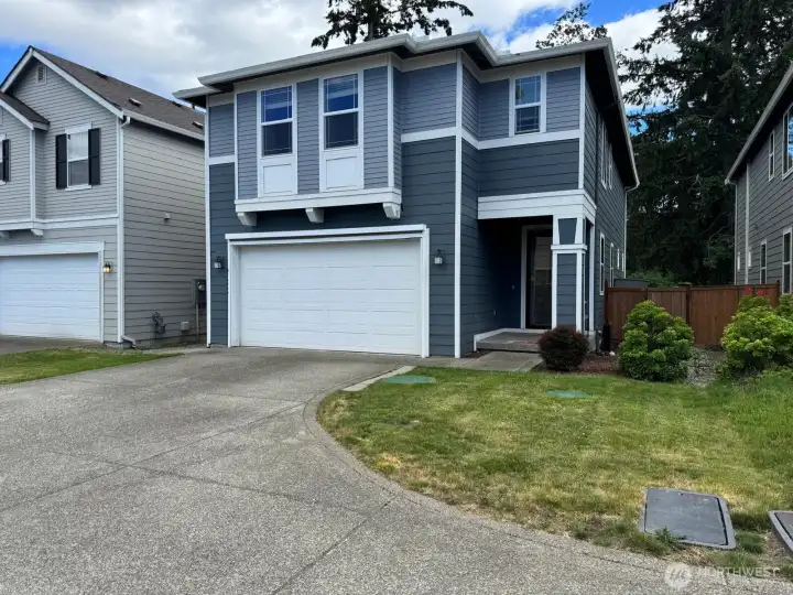 Welcome home to 927 Vine Maple. Welcome home to 927 Vine Maple.